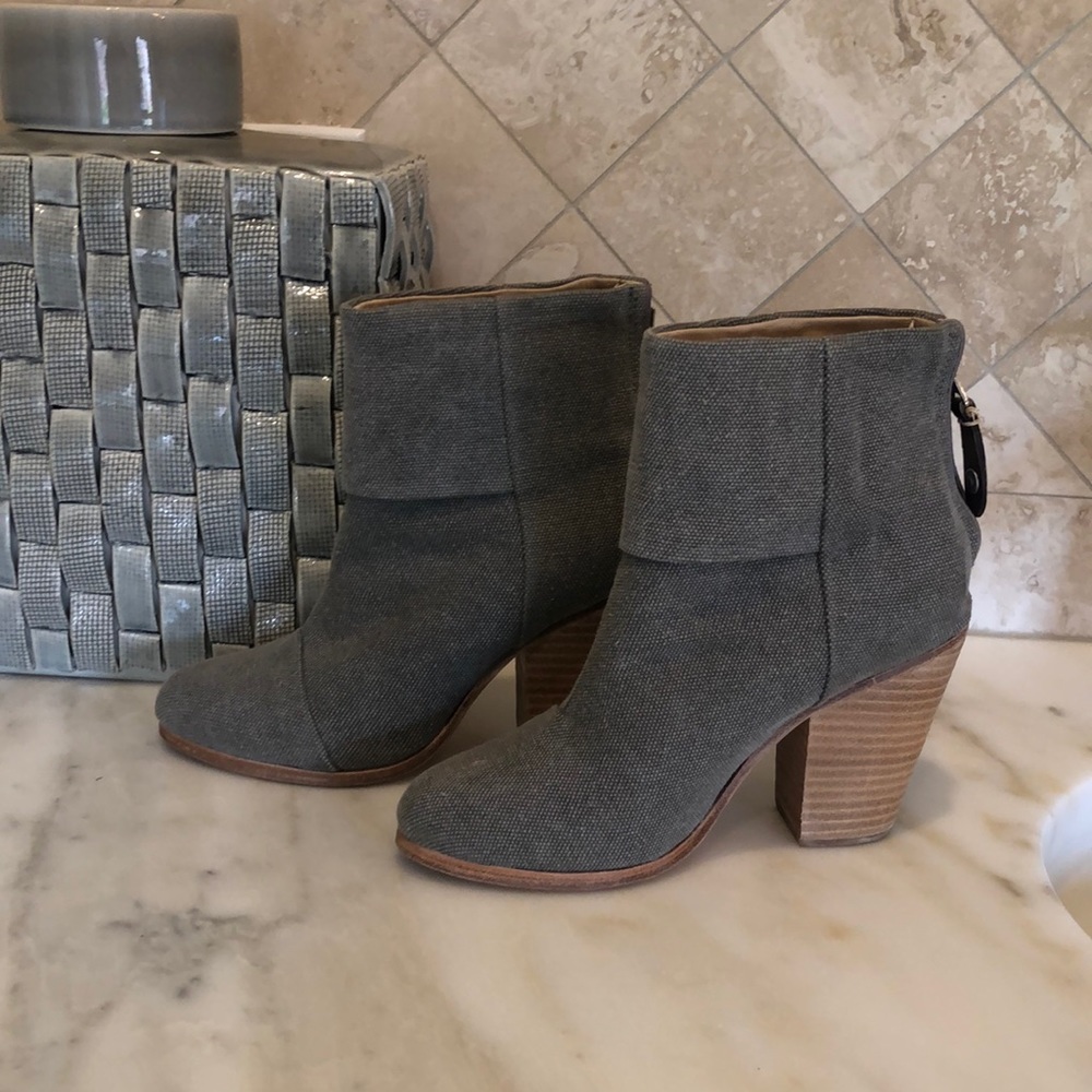 Rag & Bone gray/natural Classic Newbury bootie.
